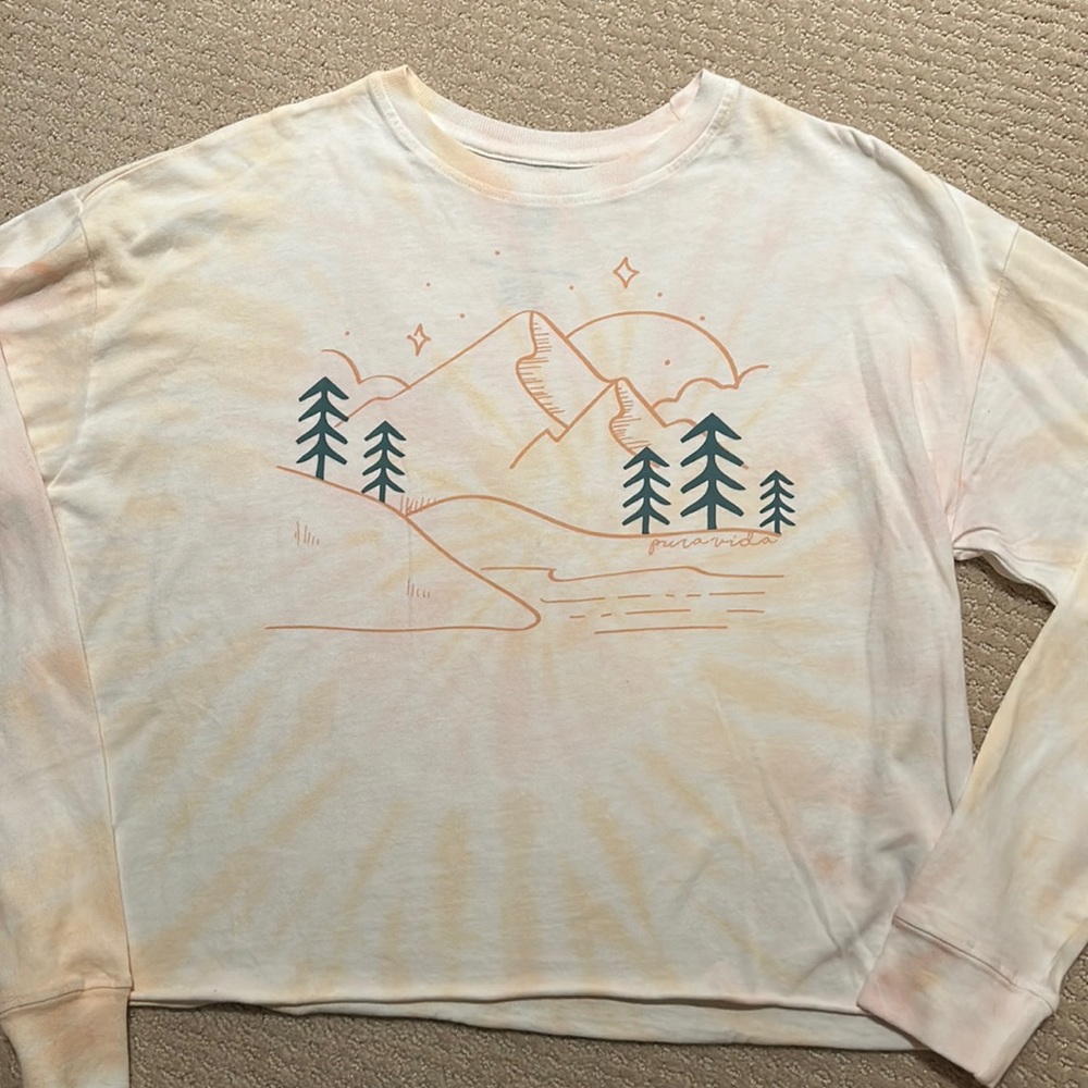 Pura Vida cropped raw hem long sleeve tee